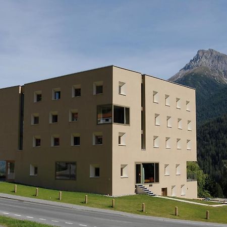 Scuol Youth Hostel Bagian luar foto