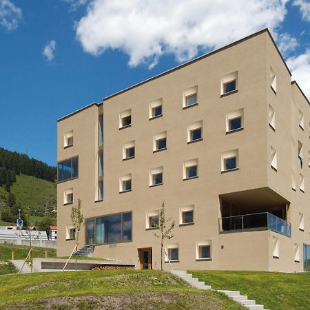 Scuol Youth Hostel Bagian luar foto
