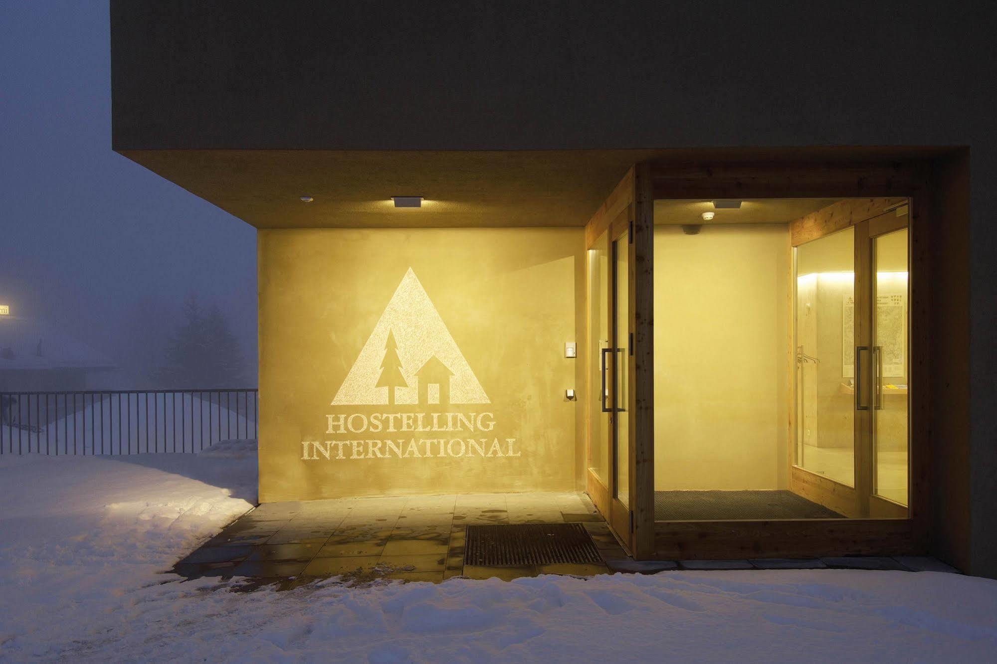 Scuol Youth Hostel Bagian luar foto